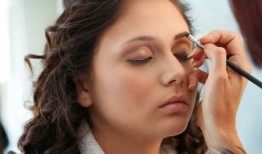 化妆师爆料韩国娱乐圈,明星化妆幕后真相！