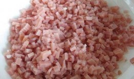 火腿丸子爆料视频,独家爆料视频带你探秘美食制作全过程